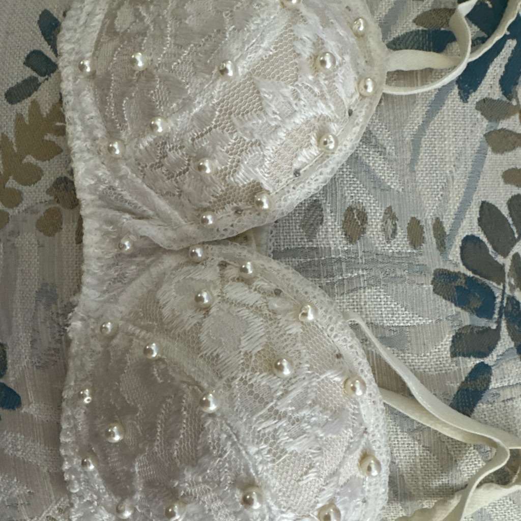 Selena Quintanilla Bra Elegant White Lace Bra With Pearl Accents